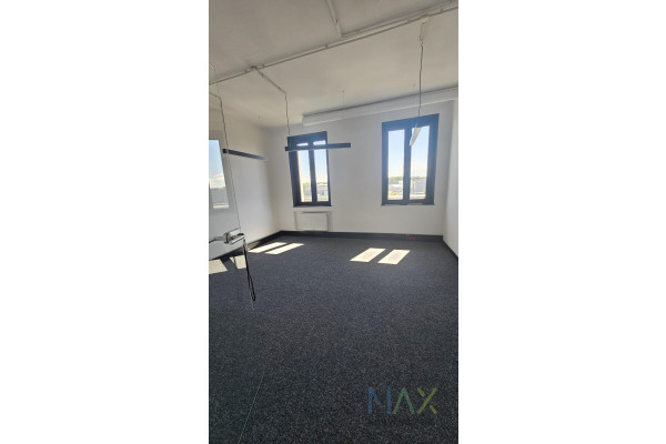 małopolskie, krakowski, Skawina, Strefa Gospodarcza, Atrakcyjne biuro w luksusowym biurowcu z parkingiem