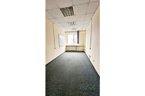 małopolskie, Krak&oacute;w, Podg&oacute;rze, Płasz&oacute;w, Dąbka, lokal w wyremontowanym biurowcu