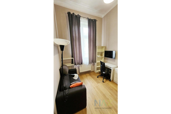 małopolskie, Krak&oacute;w, Kazimierz, Starowiślna, mała kawalerka w świetnej lokalizacji.