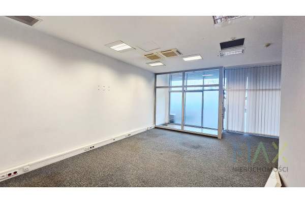 małopolskie, Krak&oacute;w, Płasz&oacute;w, Kamieńskiego, Lokal z witryna idealny na usługi. Koło Bonarki