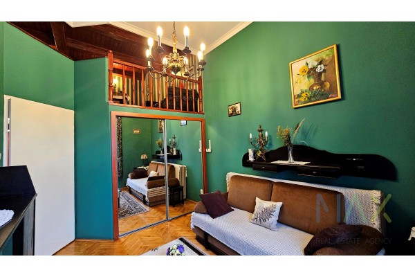 małopolskie, Krak&oacute;w, Stare Miasto, Starowiślna, Stlowe mieszkanie z antresolą do spania ul. Starowiślna