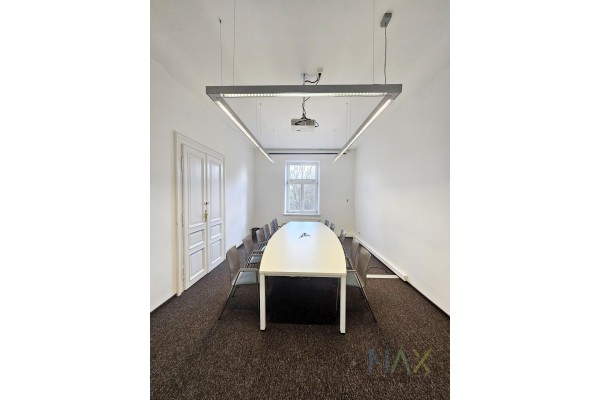 małopolskie, Krak&oacute;w, Stare Miasto, Basztowa, Przestronny lokal w pięknej kaminicy i miejcu