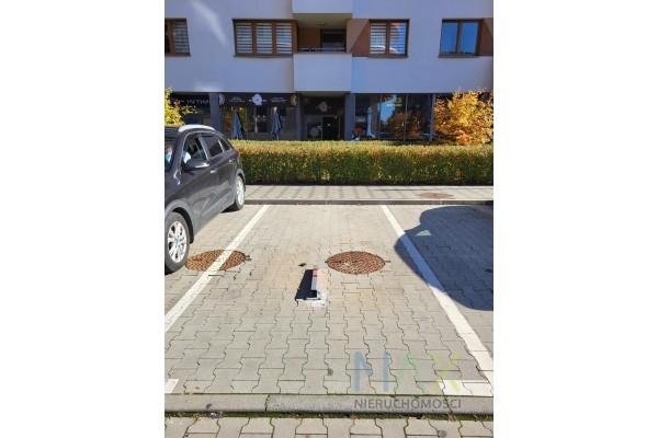 małopolskie, Krak&oacute;w, Prądnik Czerwony, Dobrego Pasterza, Miejsce postojowe zewnętrzne Dobrego Pasterza 120