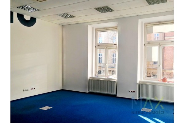 małopolskie, Krak&oacute;w, Stare Miasto, Karmelicka, Duże biuro w kamienicy biurowej przy ul. Karmelickiej